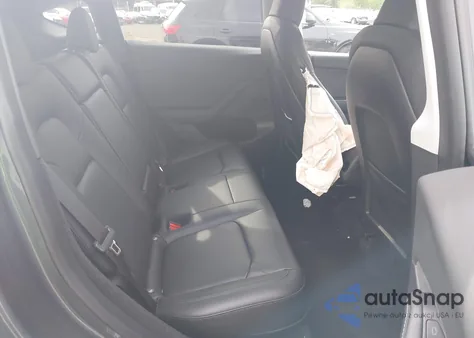 2023 Tesla Model Y Awd/Long Range Dual Motor All-Wheel Drive из США, поврежденный, VIN 7SAYGDEE7PA078717